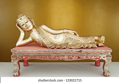 Reclining Buddha Statue.