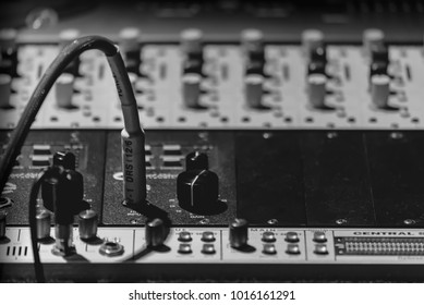 record instrument in studio