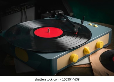 Record player, While playing the record, Blue platter.