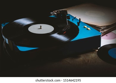 Record player, While playing the record, Blue platter.