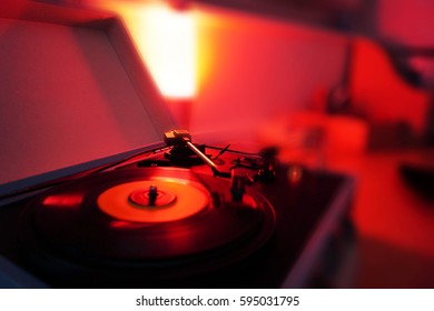 Record Vinyl Table With Lava Lamp