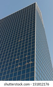 Rectangular patterns in a steel and glass skyscraper