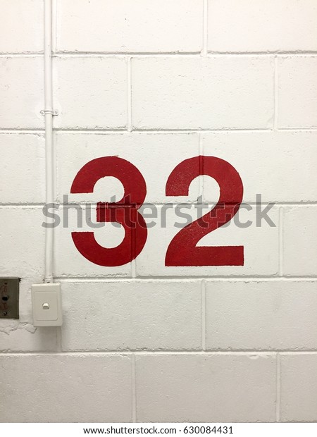 Red 32 Floors Level Signs Light Royalty Free Stock Image
