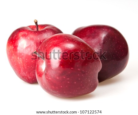 red apple isoalted on white