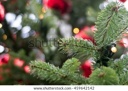 red ball decor chrism's tree  with lighting 