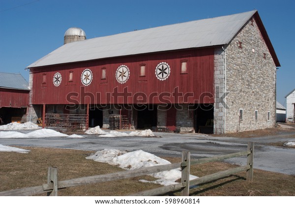 Red Barn Hex Signs Pennsylvania Countryside Stock Photo Edit Now