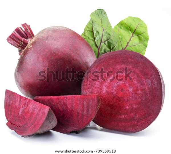 红甜菜或甜菜根在白色背景 库存照片 立即编辑