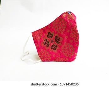 
Red Cloth Mask Suitable For Everyday Use