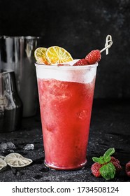 Red Cocktail Bubble Fizz (gin, Raspberry, Lemon Fresh, Cranberry Juice, Egg White, Bubble Gum Syrup)