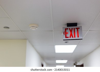 300 Hospital theatre door Images, Stock Photos & Vectors | Shutterstock