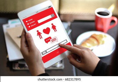 https://image.shutterstock.com/image-photo/red-heart-online-dating-find-260nw-682317895.jpg