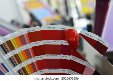 Red Ink Colors On Pantone Colors Guide