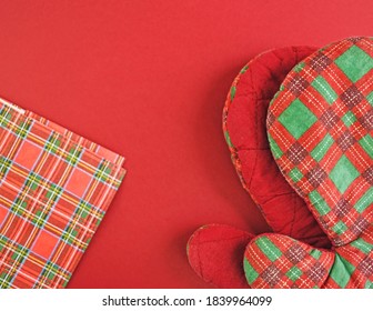 Red Kitchen Checkered Christmas Gloves. Christmas Oven Protective Mitt. New Year And Christmas Concept.