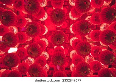 Red lanterns, known in Chinese as 红灯笼 (hóngdēng lóng), line the walkways. Chinese people believe that Red lanterns are sacred objects created to enhance prosperity. and it is also what gives light to 