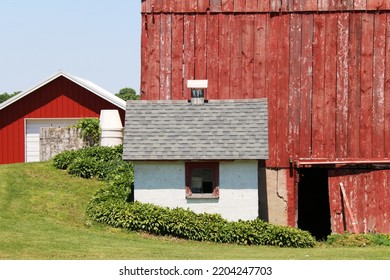 A Red Old Barn Rural Farming Building Storage Farmyard Wooden Barns Farm Buildings Yard