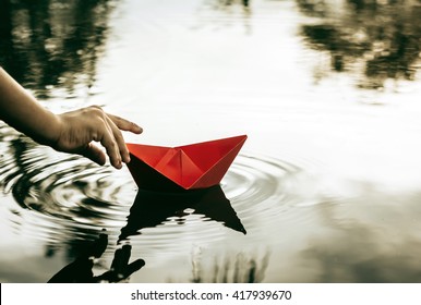 Red Paper Boat.