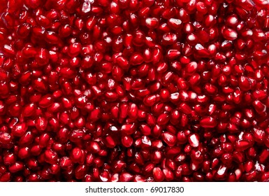 red pomegranate seeds texture