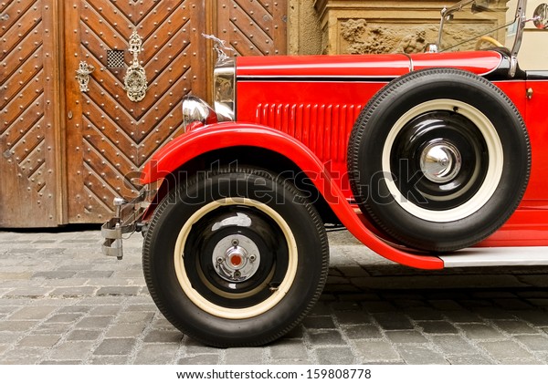 Red rarity vintage\
car
