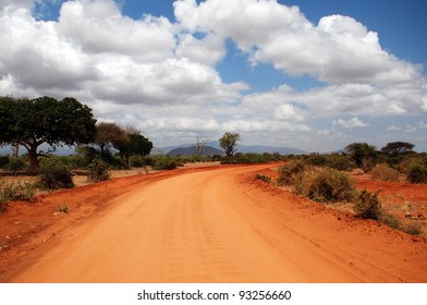 A red Road in Tsavo-West Nationalpark / Kenia