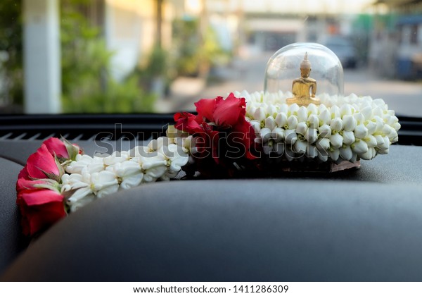 Red Rose Garland Worship On Buddha Stock Photo Edit Now 1411286309