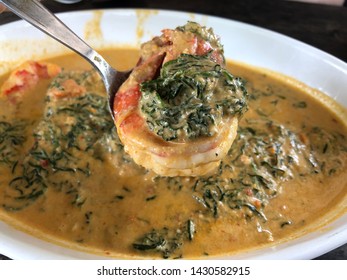 Red Spicy Curry Shrimp With Chakram(Sueda Maritima)