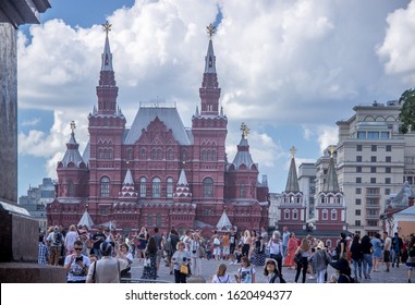 Red Square, Moscow, Russia - Aug 2019: An Aerial Vintage Shot Of State Historical Museum  Of Red Square, Moscow With Tourists