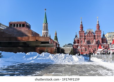 Red Square In Winter. Snow And Sun On A Winter Day In The Center Of Moscow.