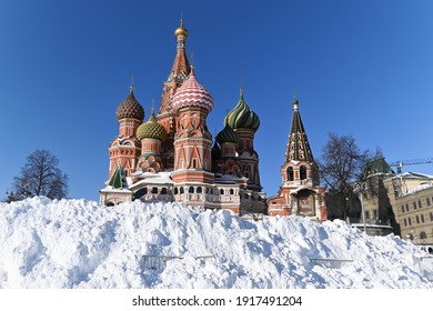 冬の雪 モスクワ ロシアのイズマイロボのクレムリンの美しい景色 油彩効果 のイラスト素材 Shutterstock