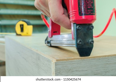 Red Sroiteny Pneumatic Stapler