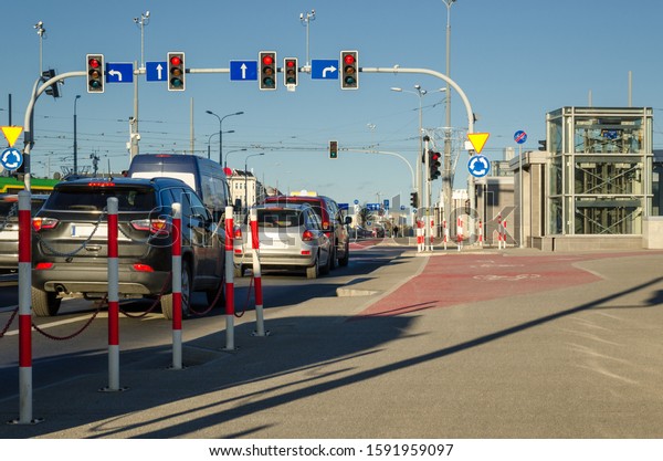 RED STOP\
LIGHT - Cars at the big road\
intersection\
