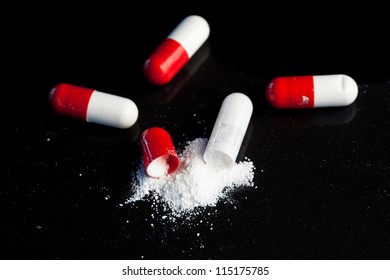 98,651 Pills black background Images, Stock Photos & Vectors | Shutterstock