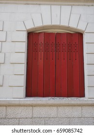 red window