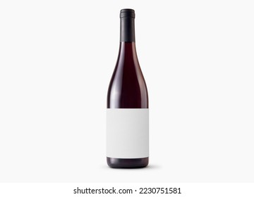 Frasco de vino rojo con etiqueta en blanco sobre fondo blanco. Aplique fácilmente su diseño personalizado en la etiqueta. 