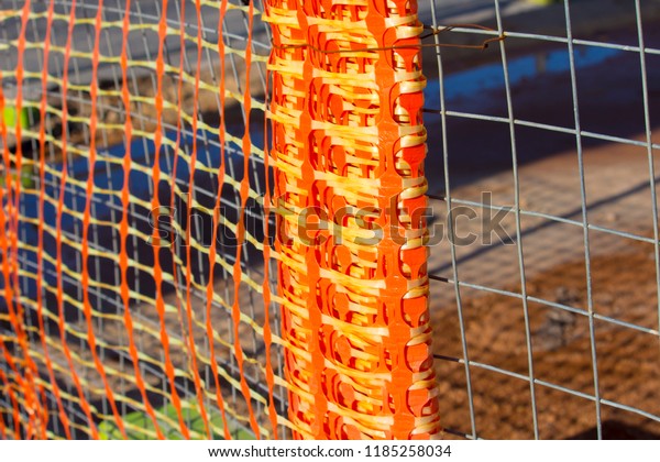 red plastic mesh fencing