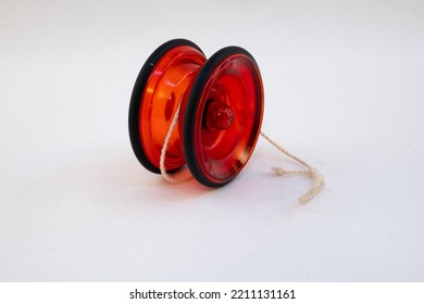 Red Yoyo In Diffrent Orpentations. 