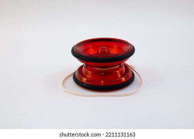 Red Yoyo In Diffrent Orpentations. 