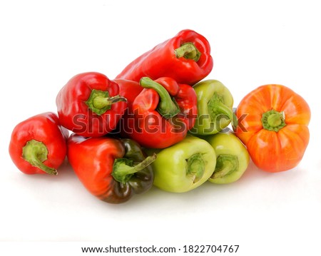 red,greenyellow or orange sweet peppers vegetables