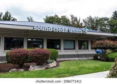 Redmond, WA USA - Circa August 2021: Street View Of The Entrance To Sound Credit Union On An Overcast Day.