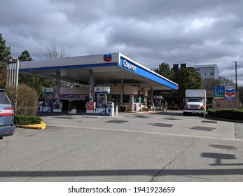 269 Standard Gas Station With Car Images, Stock Photos & Vectors ...