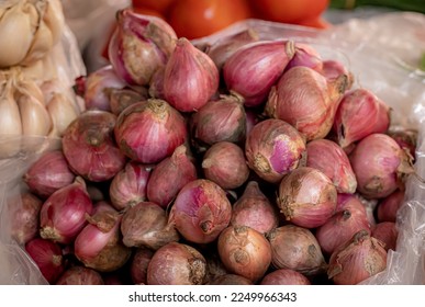 redonion sold in traditional markets