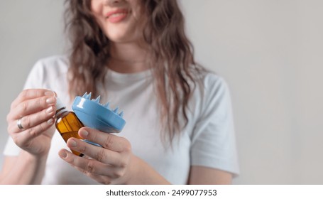 Reducing breakage and split ends: Oils soften hair, preventing breakage and split ends, making hair healthier and shinier.