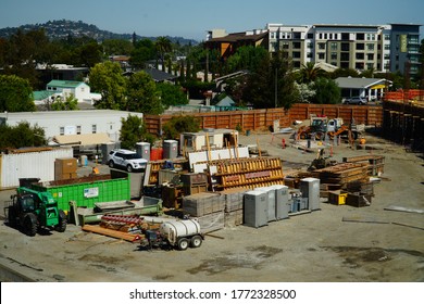 Redwood City, California, USA, April ‎17, ‎2020. A Construction Site In The Busy Theater District In Downtown Redwood City.