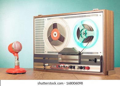 Reel To Reel Retro Tape Recorder And Microphone On Table