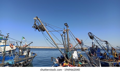 Reels for pulling fish nets on a steamer fishing fish