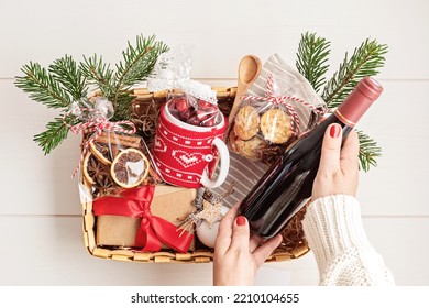 Refined Christmas Gift Basket For Culinary Enthusiats With Bottle Of Wine And Mulled Wine Ingredients. Corporate Hamper Or Personal Present For Cooking Lovers, Foodies And Gourmands.