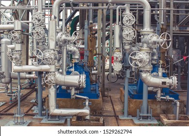 Refinery Plant Equipment Pipe Line Oil Stock Photo 1529262794 ...