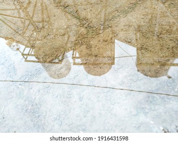 The reflection reflected deep in the water