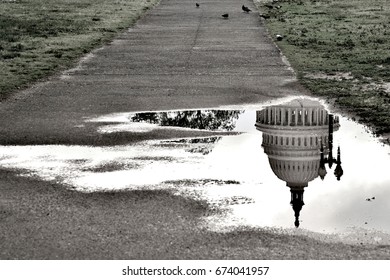 A Reflection Shot Turns The US Capitol Upside Down