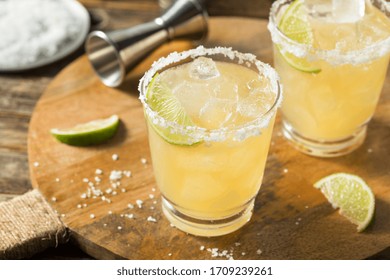 Refreshing Mexican Tequila Margarita With LIme And Salt