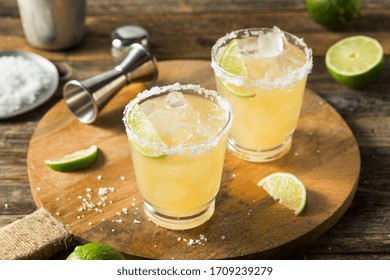 Refreshing Mexican Tequila Margarita With LIme And Salt